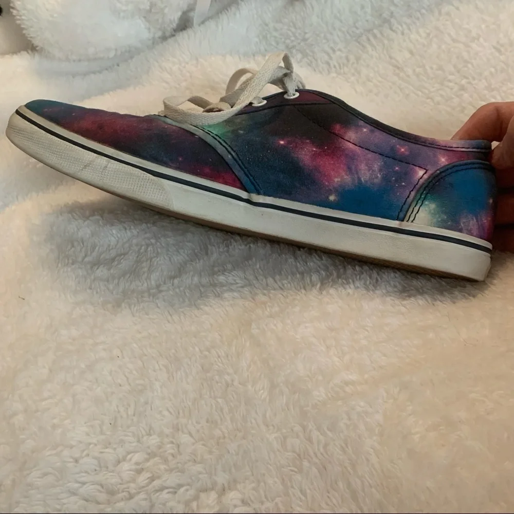 Vans Off the Wall Women’s Galaxy Print Sneakers